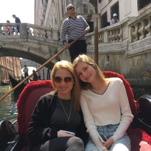 Meet your Posher, Amy - Picture 1 of 1